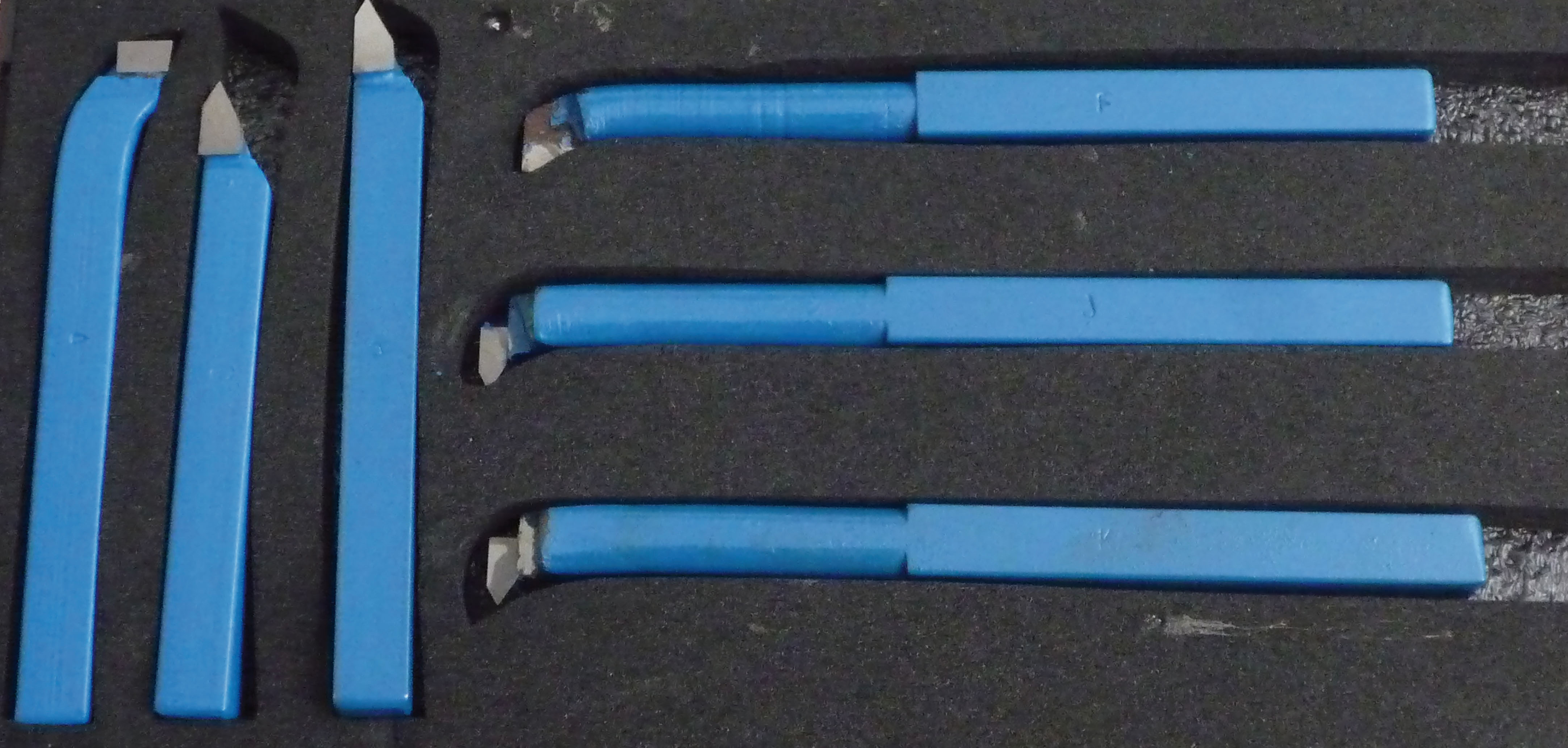 Drehstahlsortiment mit Gewindeschneiddrehmeissel für Innen und Außen 12 mm - 6 TLG. Drehstahlsortiment mit Gewindeschneiddrehmeissel für Innen und Außen 12 mm - 6 TLG.